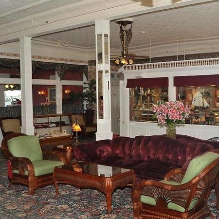 מקינק איילנד Chippewa Hotel Waterfront מראה חיצוני תמונה
