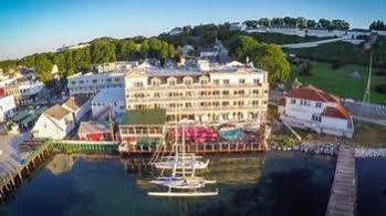 מקינק איילנד Chippewa Hotel Waterfront מראה חיצוני תמונה